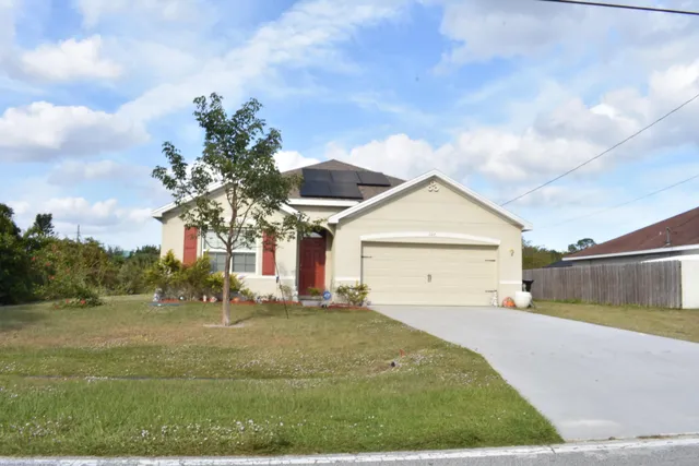$3,075 | 107 Southwest Glenwood Drive, Port St. Lucie, FL 34984