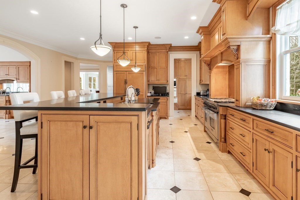 190 Claybrook Road Dover, MA 02030 - Photo 13 of 30