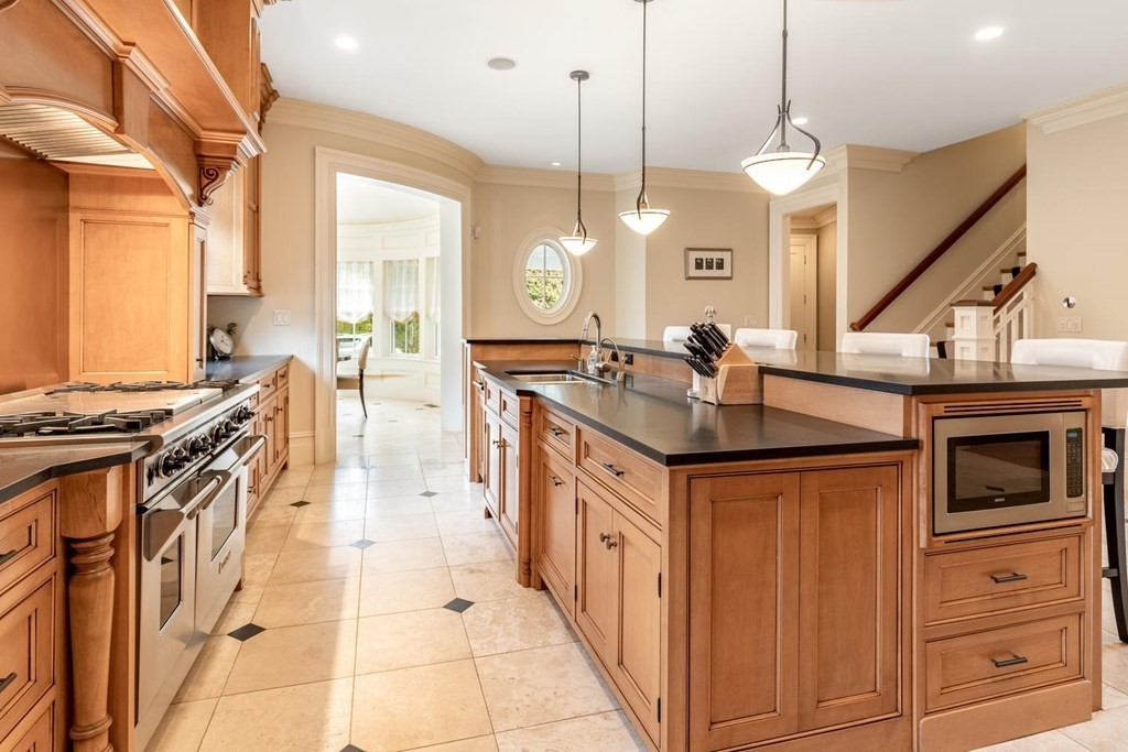 190 Claybrook Road Dover, MA 02030 - Photo 14 of 30