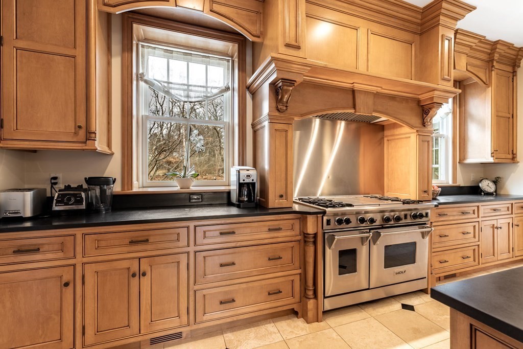 190 Claybrook Road Dover, MA 02030 - Photo 15 of 30