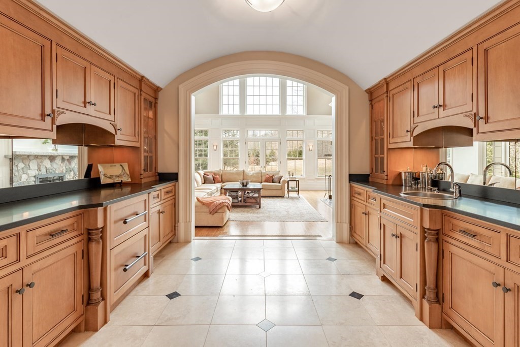 190 Claybrook Road Dover, MA 02030 - Photo 10 of 30