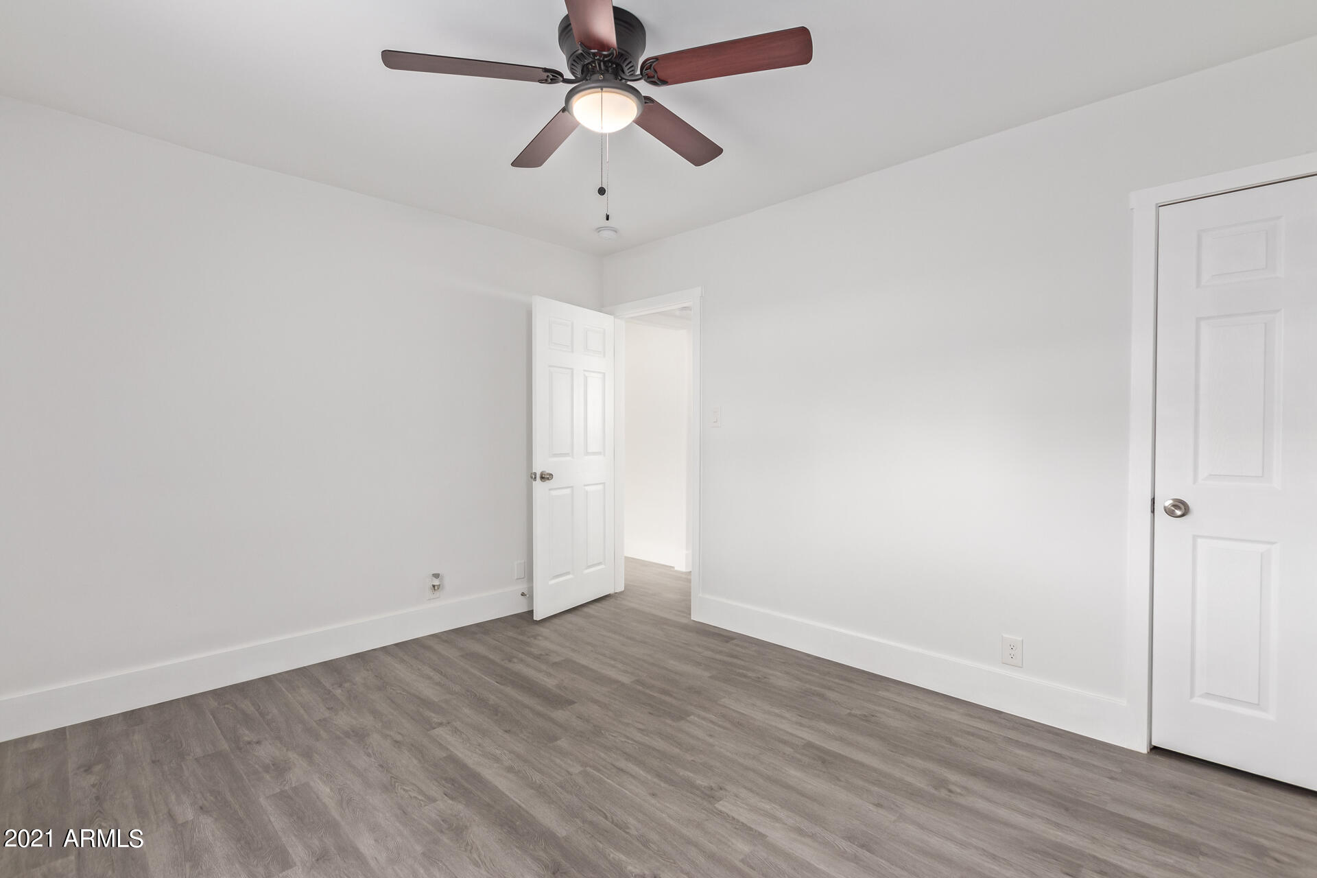1501 West Roma Avenue Phoenix, AZ 85015 - Photo 14 of 25 0014-14 - Roma