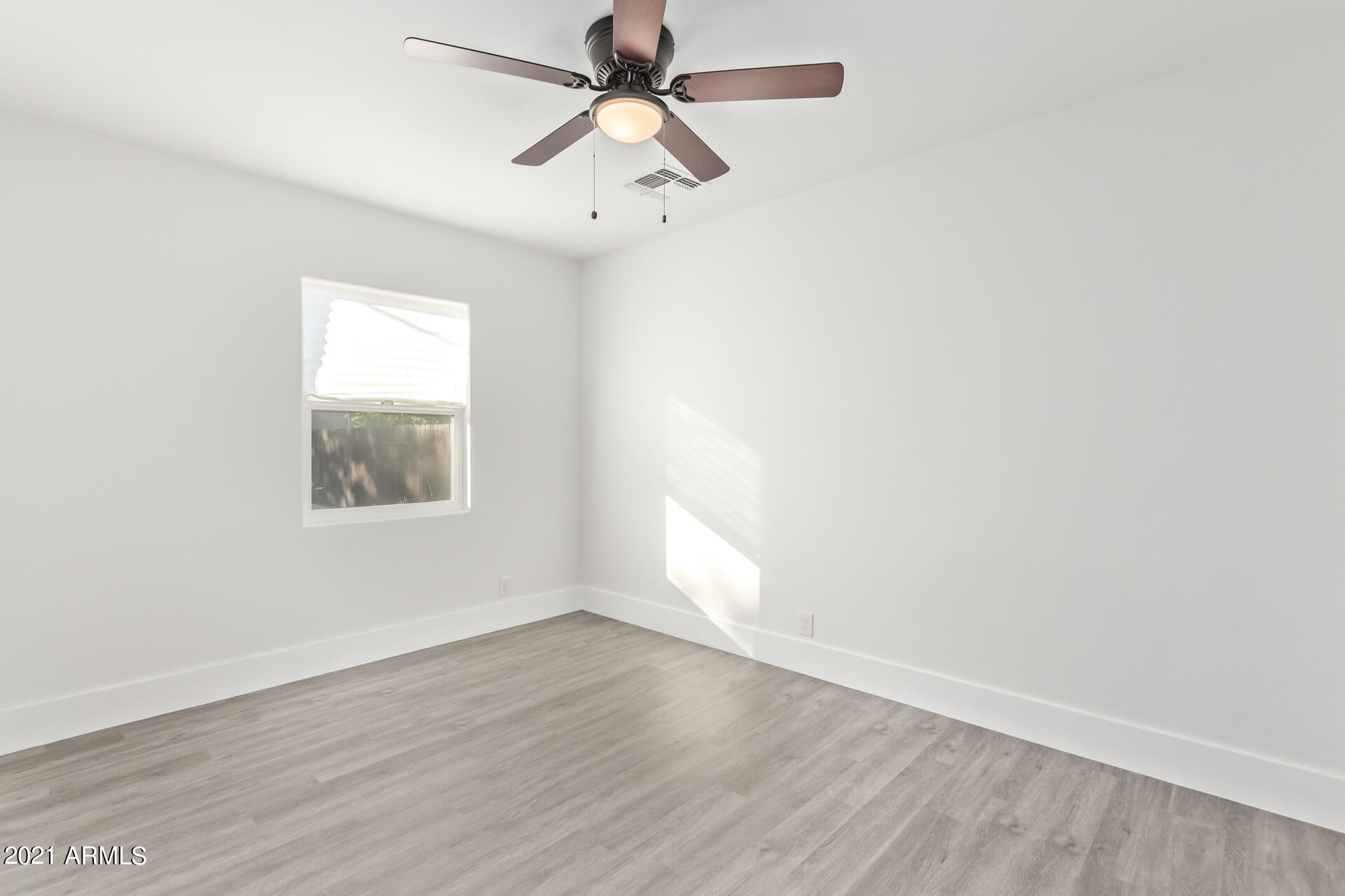 1501 West Roma Avenue Phoenix, AZ 85015 - Photo 19 of 25 0019-19 - Roma