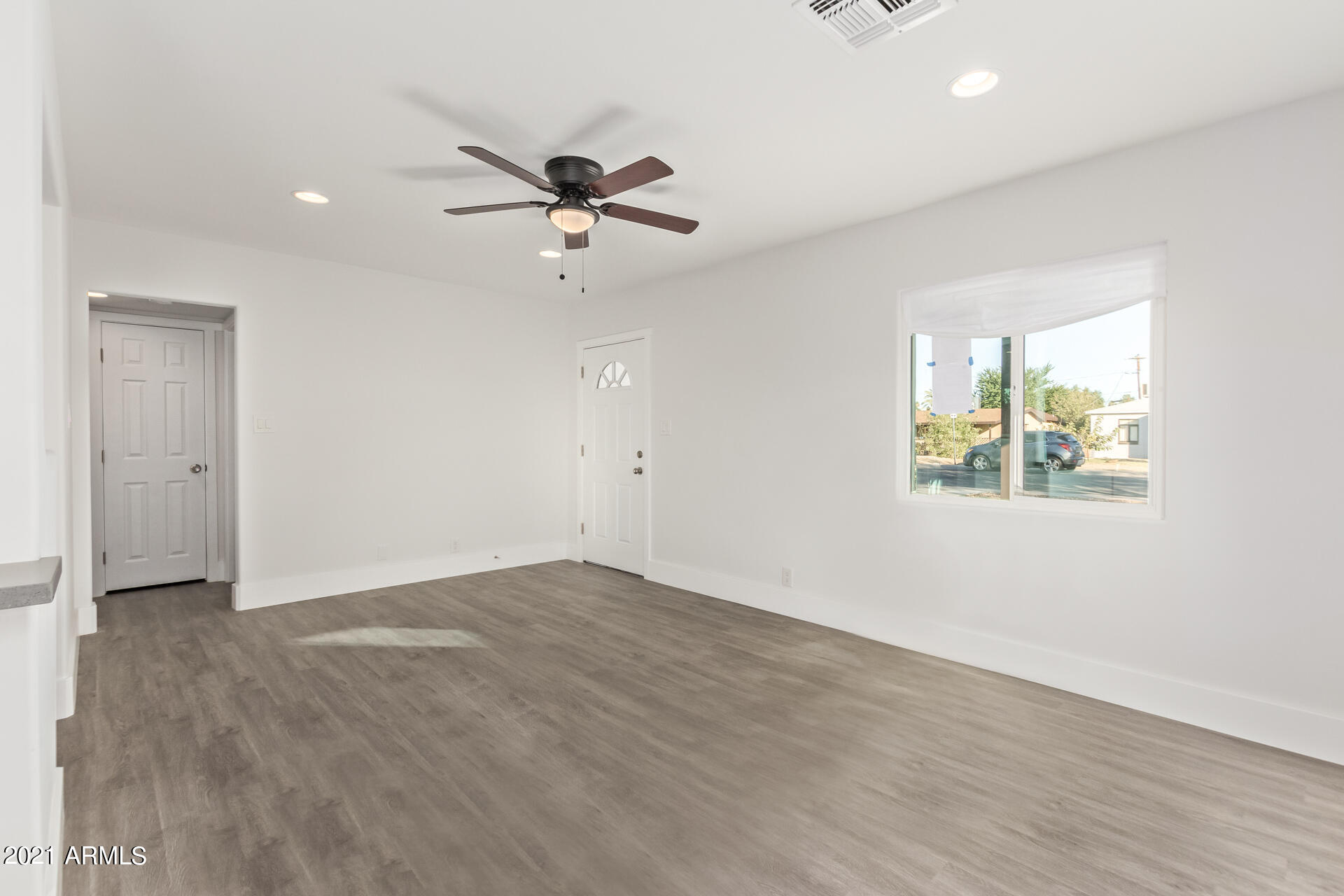 1501 West Roma Avenue Phoenix, AZ 85015 - Photo 4 of 25 0004-04 - Roma