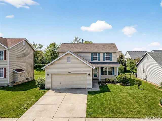 $345,000 | 1923 Briarfield Drive, Lake St. Louis, MO 63367