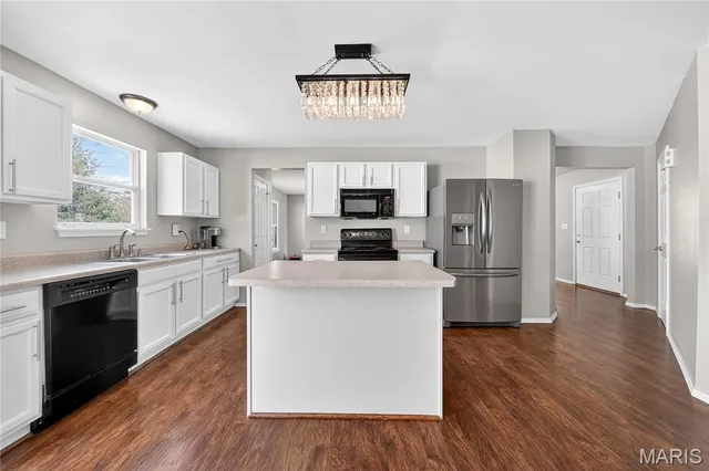 $345,000 | 1923 Briarfield Drive, Lake St. Louis, MO 63367