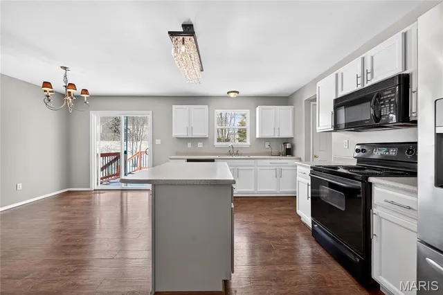 $345,000 | 1923 Briarfield Drive, Lake St. Louis, MO 63367