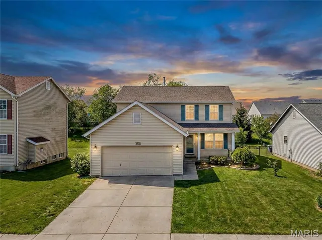 $345,000 | 1923 Briarfield Drive, Lake St. Louis, MO 63367