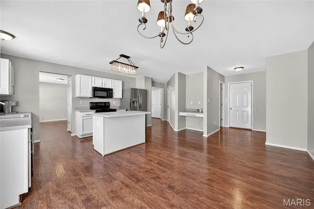 $345,000 | 1923 Briarfield Drive, Lake St. Louis, MO 63367