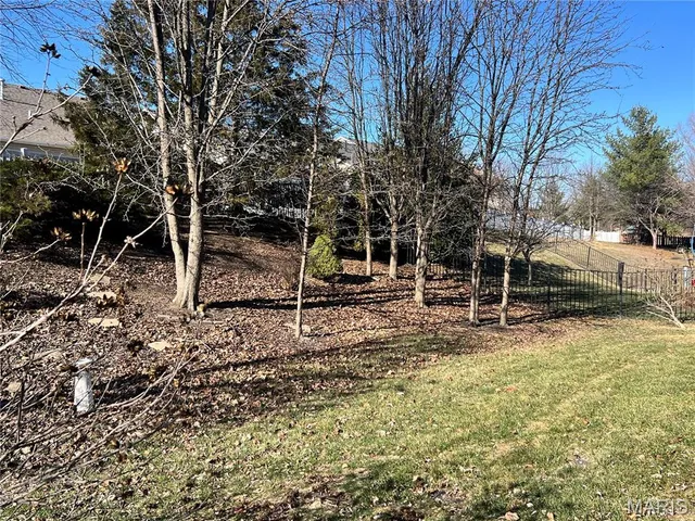 $345,000 | 1923 Briarfield Drive, Lake St. Louis, MO 63367