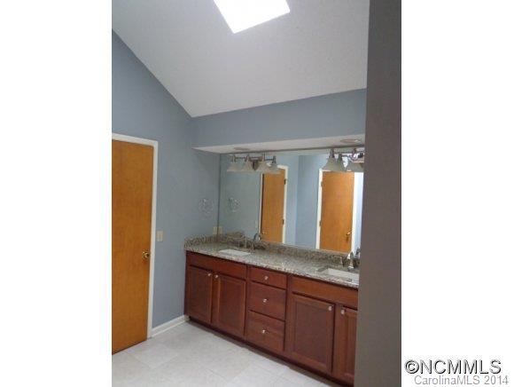 208 Riva Ridge Drive Fairview, NC 28730 - Photo 11 of 18 Gallery Image 11