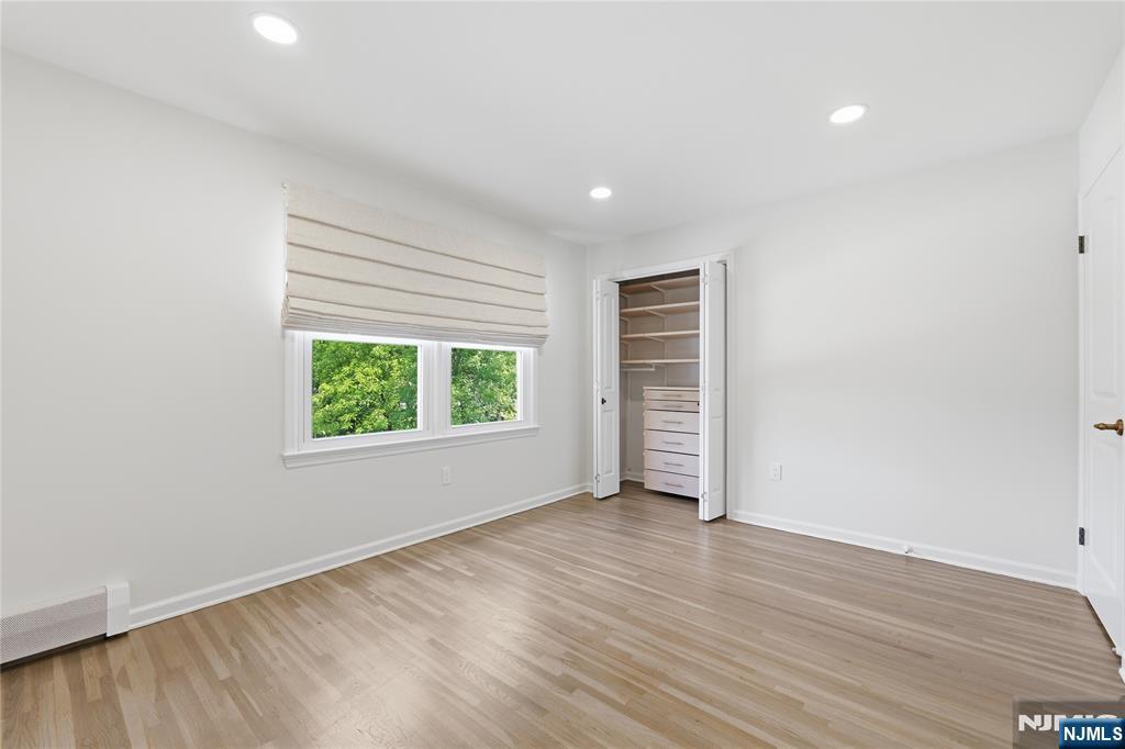 508 Tether Lane Paramus, NJ 07652 - Photo 30 of 47