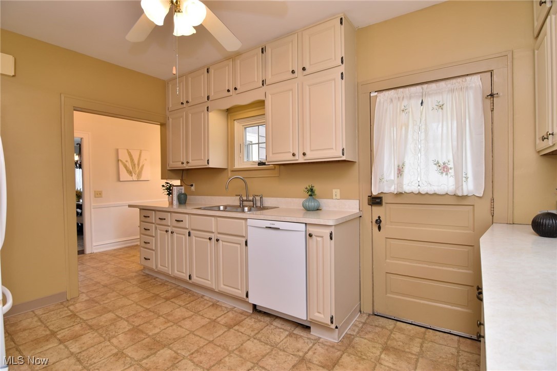 3093 Huntington Road Cleveland, OH 44120 - Photo 16 of 48