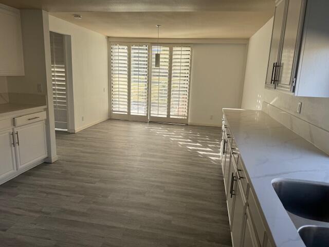 39725 Burton Drive Rancho Mirage, CA 92270 - Photo 5 of 22 Kitchen 3