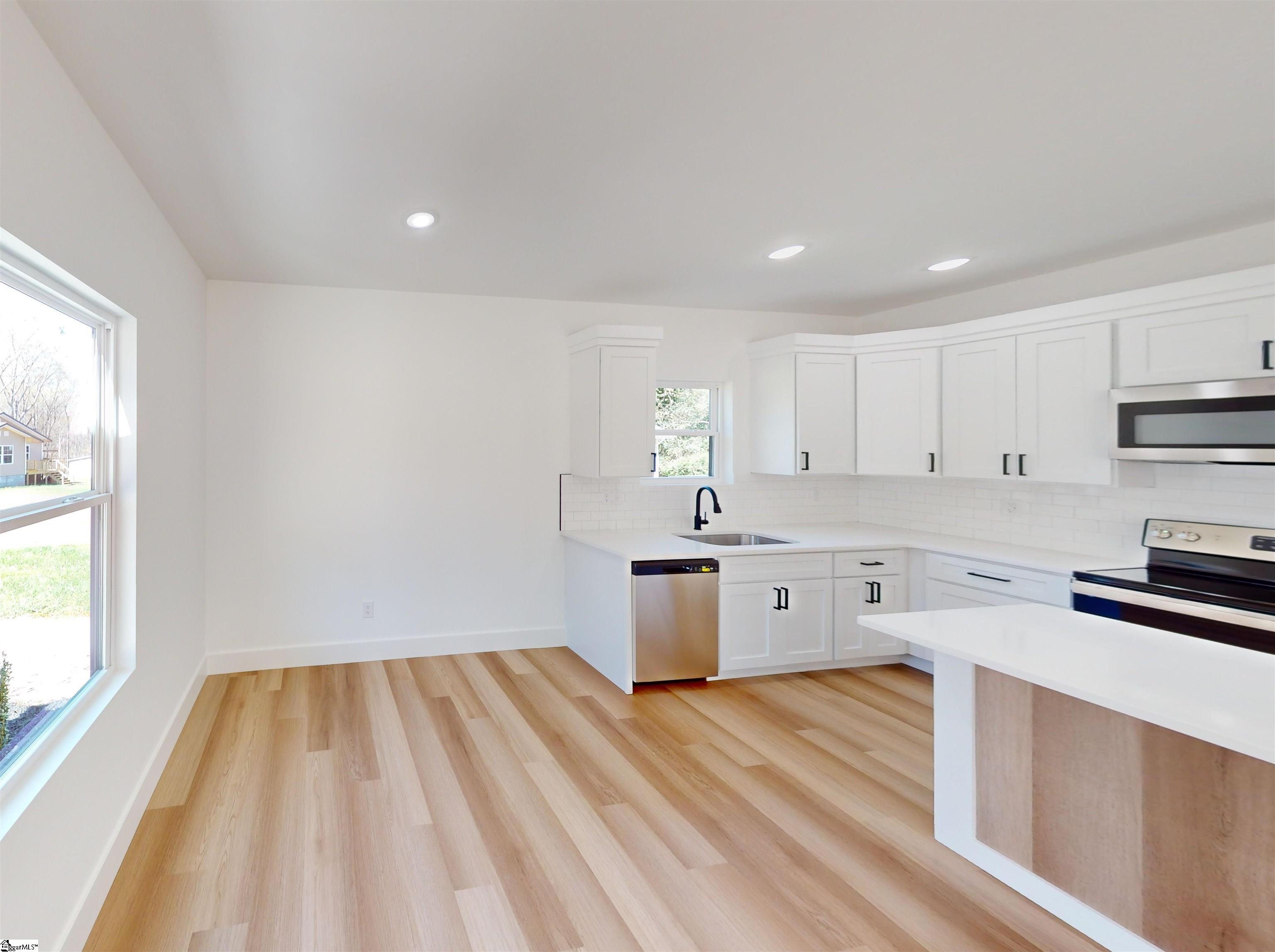 221 Sims Chapel Road Spartanburg, SC 29306 - Photo 7 of 35 Gallery Image 7
