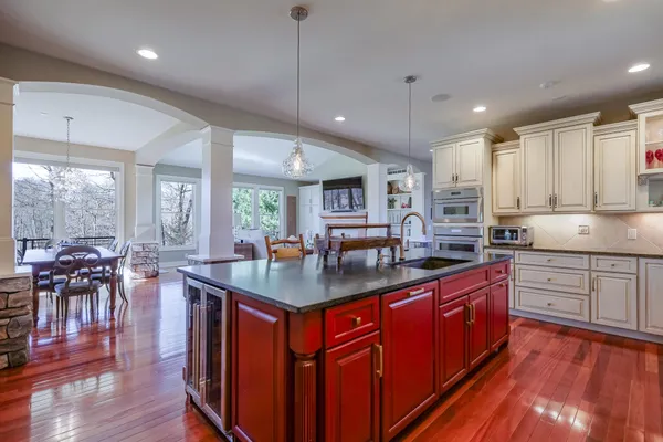 $1,479,000 | 4209 North Oak Pointe Court Northeast, Grand Rapids, MI 49525