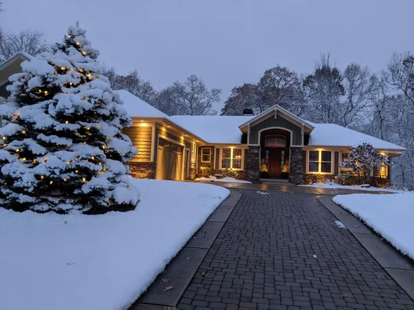 $1,479,000 | 4209 North Oak Pointe Court Northeast, Grand Rapids, MI 49525