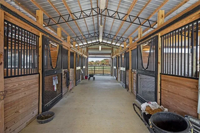 $1,200,000 | 16421 West Highway 326, Morriston, FL 32668