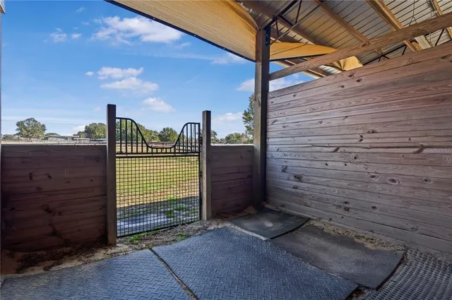 $1,200,000 | 16421 West Highway 326, Morriston, FL 32668