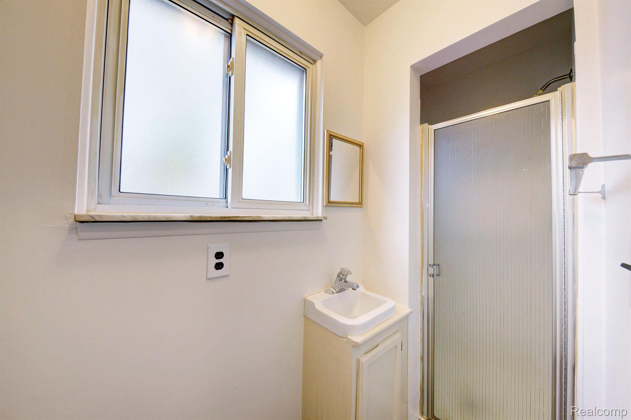 1697 Ranier Street Canton, MI 48187 - Photo 15 of 26 Gallery Image 15