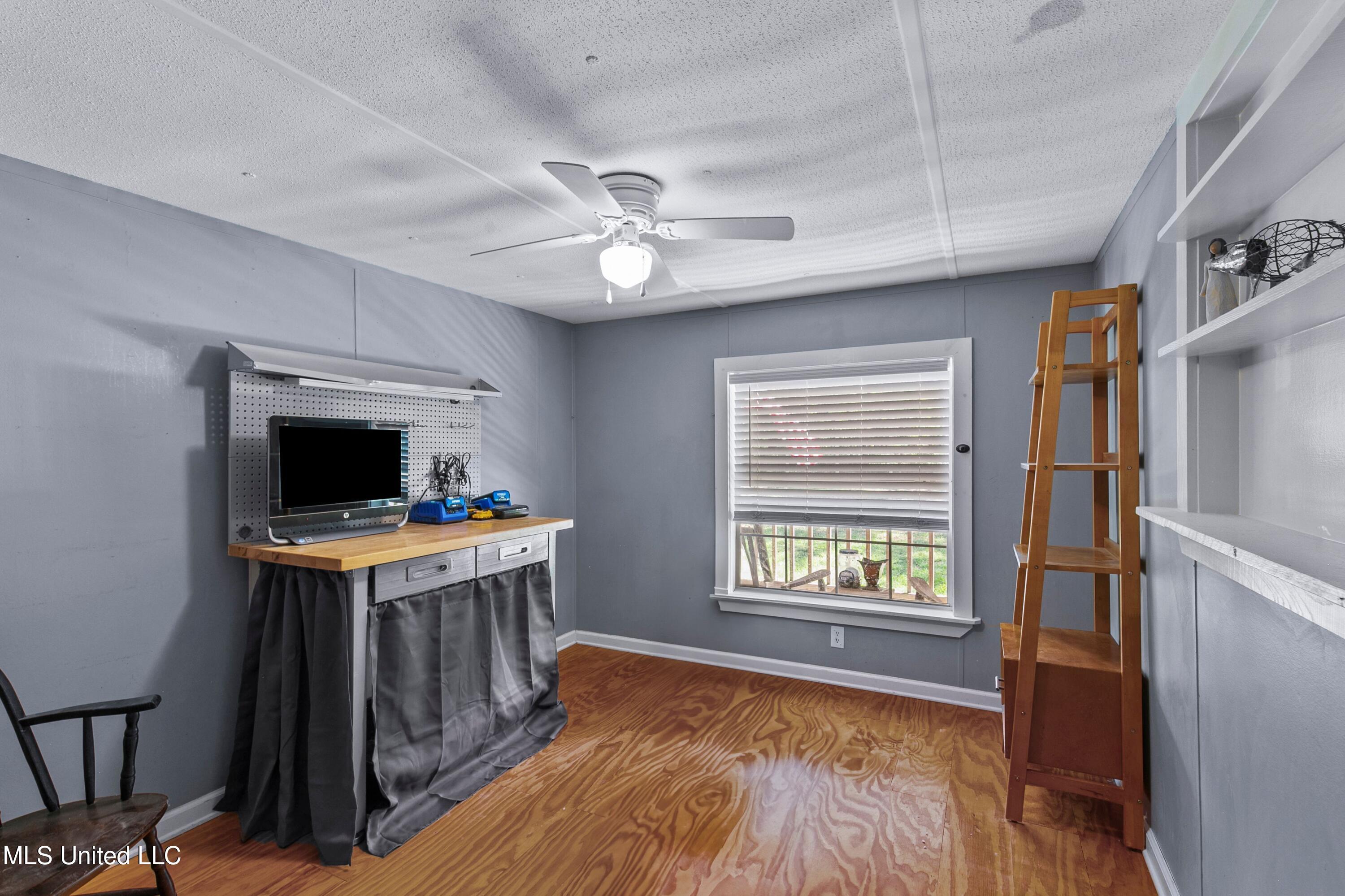 8079 Harmony Road Crystal Springs, MS 39059 - Photo 14 of 20 Guest Room