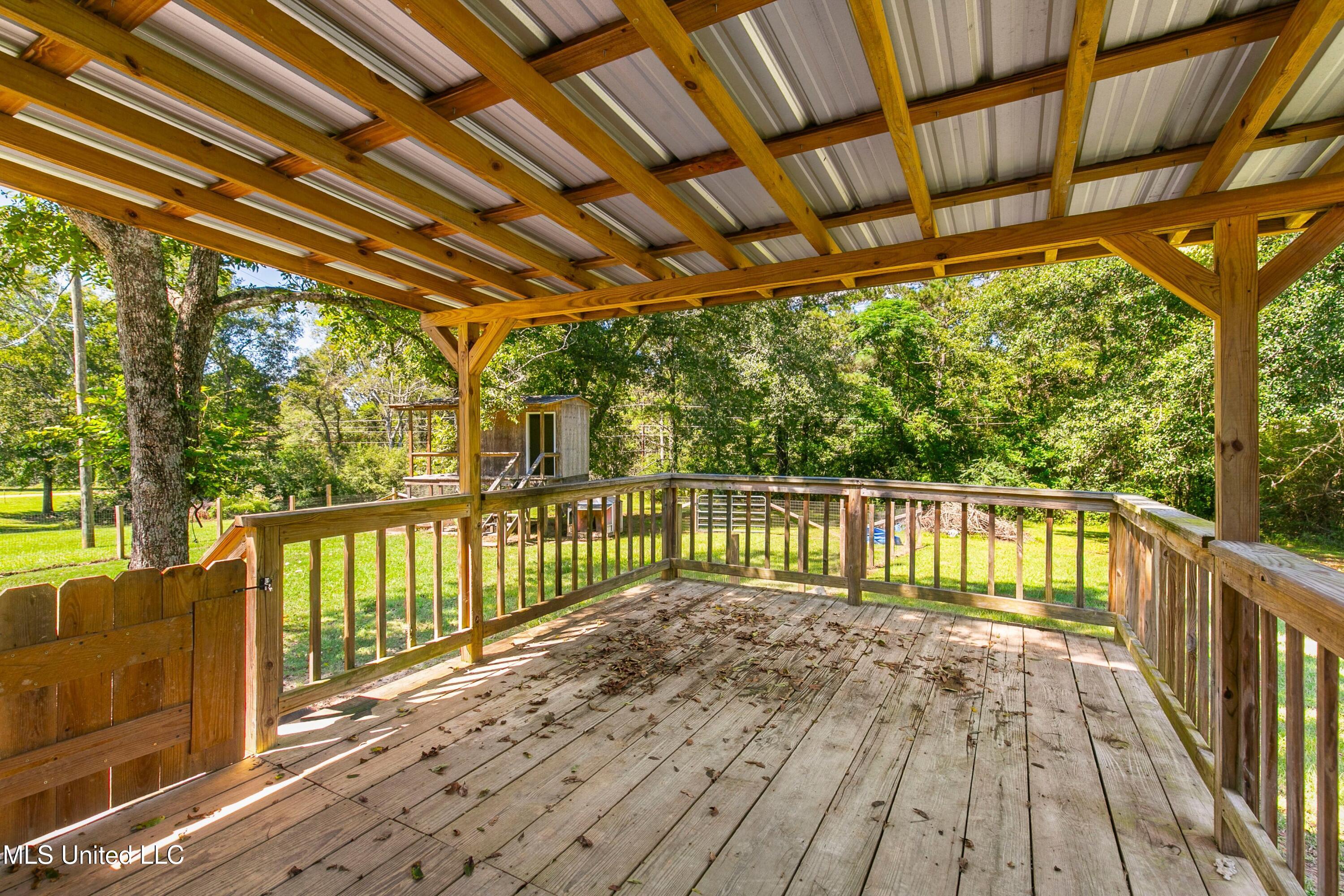 8079 Harmony Road Crystal Springs, MS 39059 - Photo 18 of 20 Back Deck