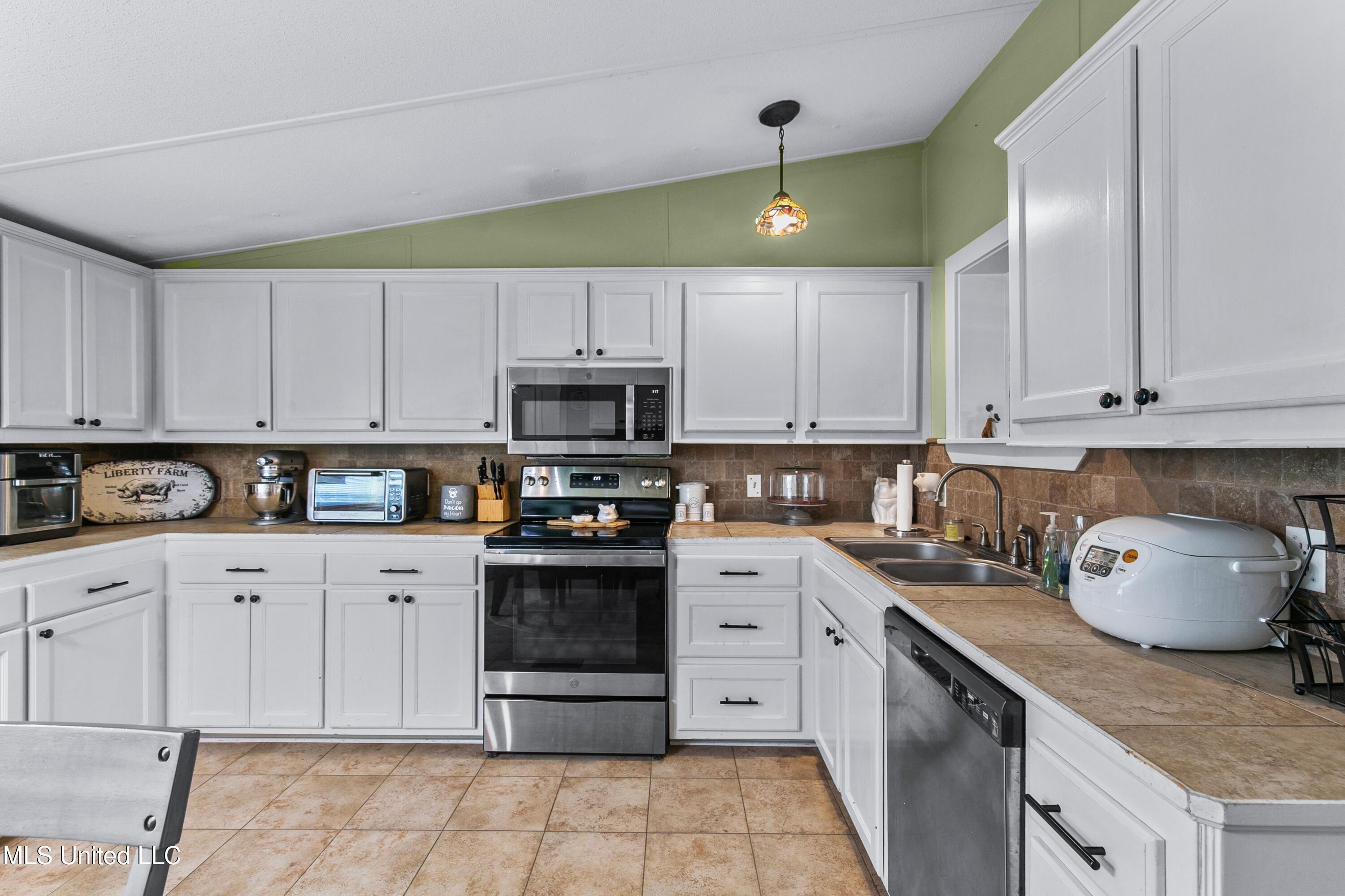 8079 Harmony Road Crystal Springs, MS 39059 - Photo 8 of 20 Another View of Kitchen