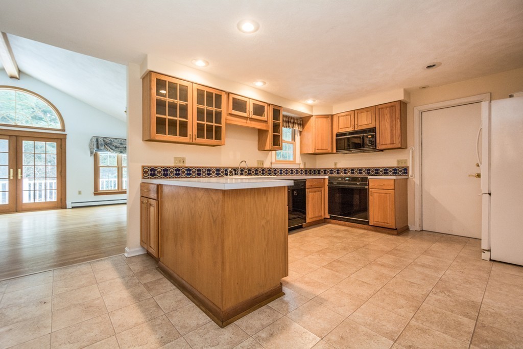 9 Rickey Drive Maynard, MA 01754 - Photo 4 of 29