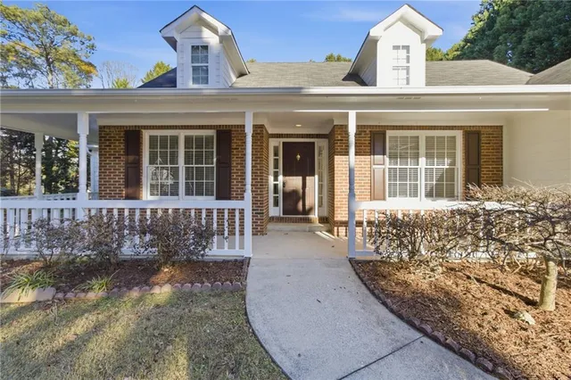 $2,350 | 2110 Meadow View Court, Grayson, GA 30017
