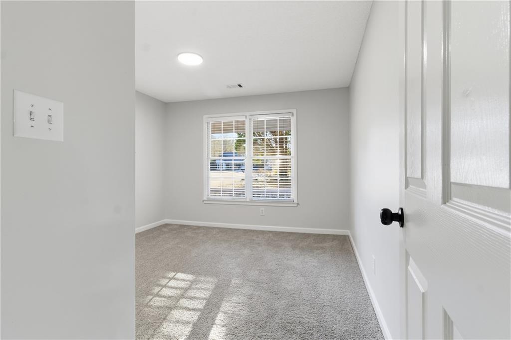 2110 Meadow View Court Grayson, GA 30017 - Photo 12 of 51