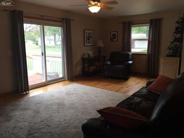 4469 Stoney Ridge Road Flint, MI 48507 - Photo 12 of 26 21210644-11.JPG