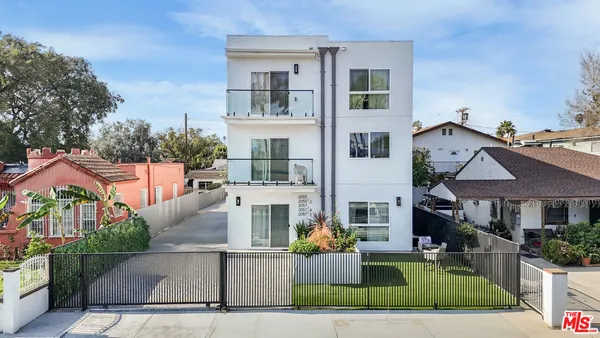 $4,826 | 2057 South Garth Avenue, Los Angeles, CA 90034