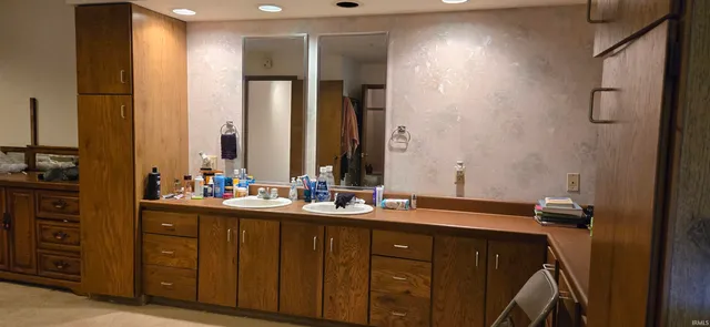 $249,900 | 33 East Ireland Drive, North Manchester, IN 46962