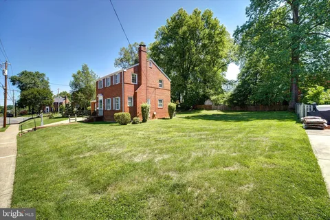 $1,600,000 | 907 North Liberty Street, Arlington, VA 22205