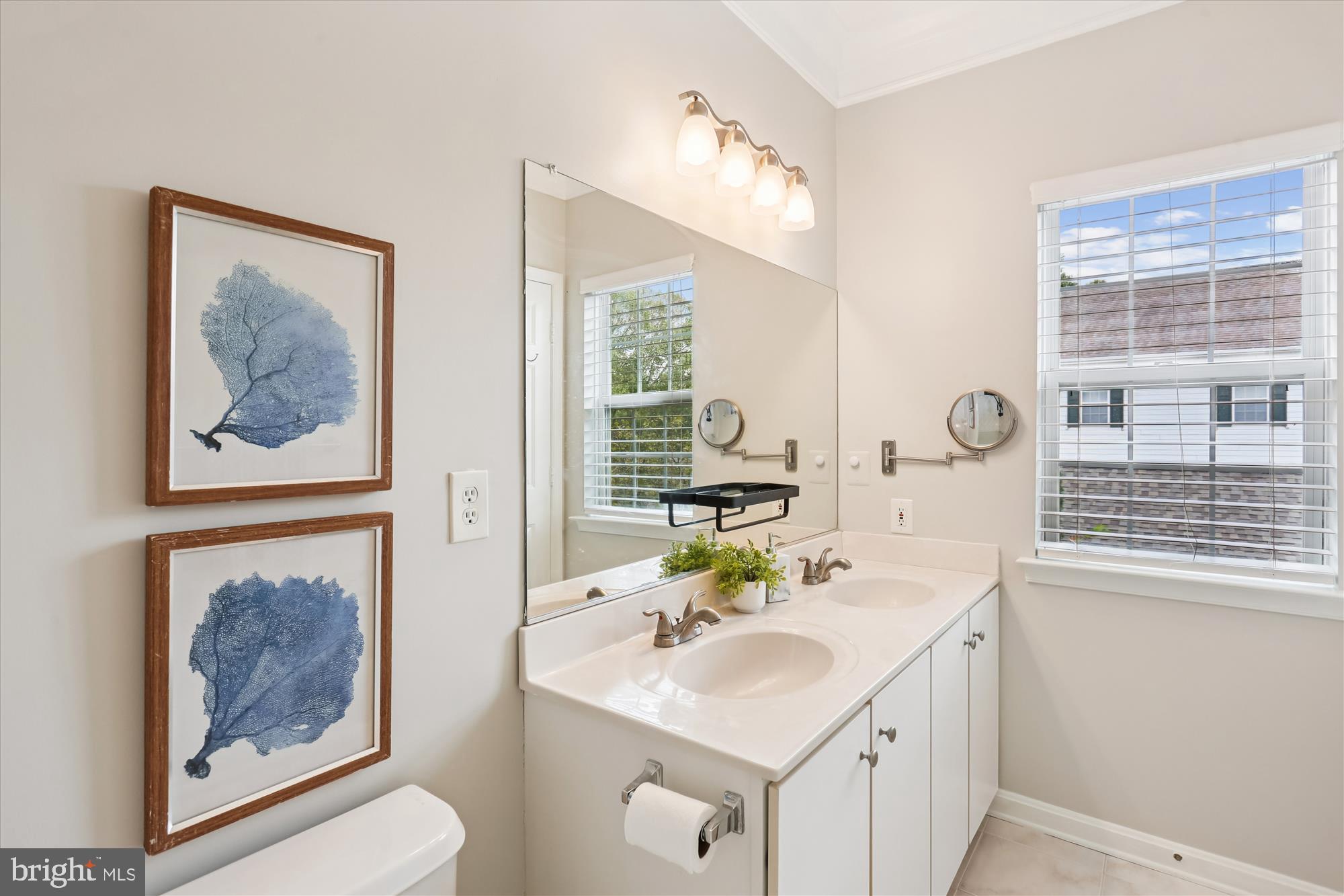 655 Gatestone Square Street Gaithersburg, MD 20878 - Photo 17 of 60 Primary Bath