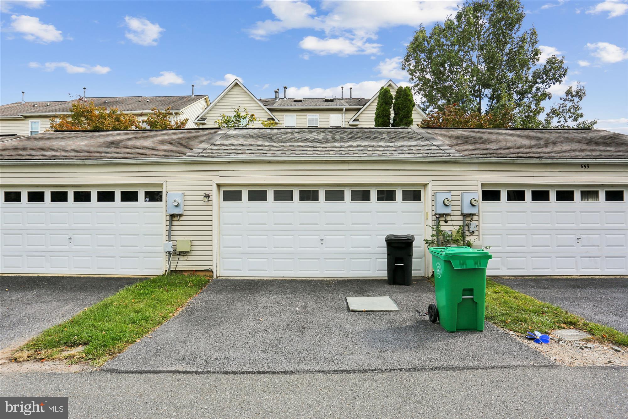 655 Gatestone Square Street Gaithersburg, MD 20878 - Photo 35 of 60 Garage