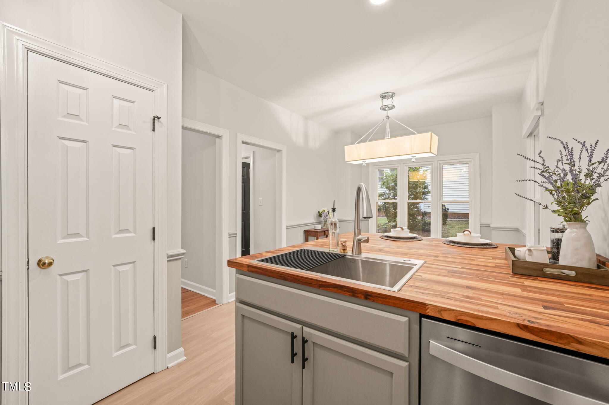 5108 Celbridge Place Raleigh, NC 27613 - Photo 14 of 59 Kitchen