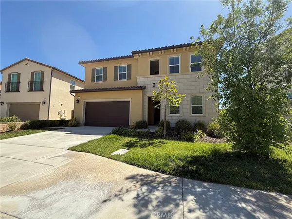 $5,500 | 19042 Martino Court, Canyon Country, CA 91350
