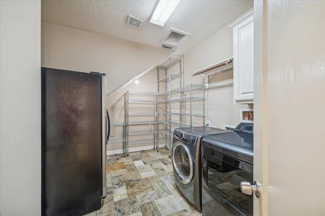 $3,600 | 15614 Stone Gables Lane, Houston, TX 77044