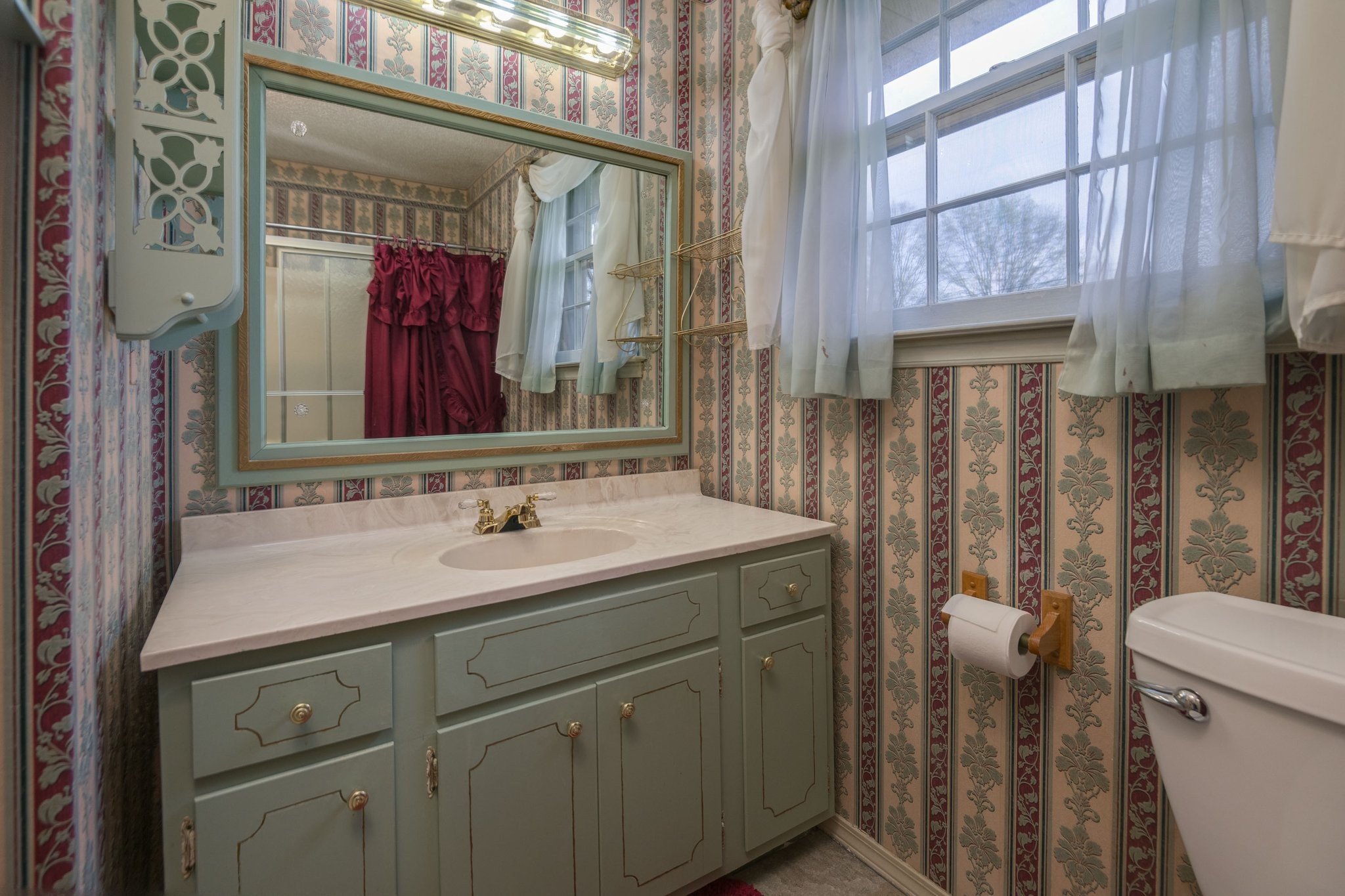 808 Windmere Drive Lebanon, TN 37090 - Photo 52 of 82 a bathroom with a sink and a toilet