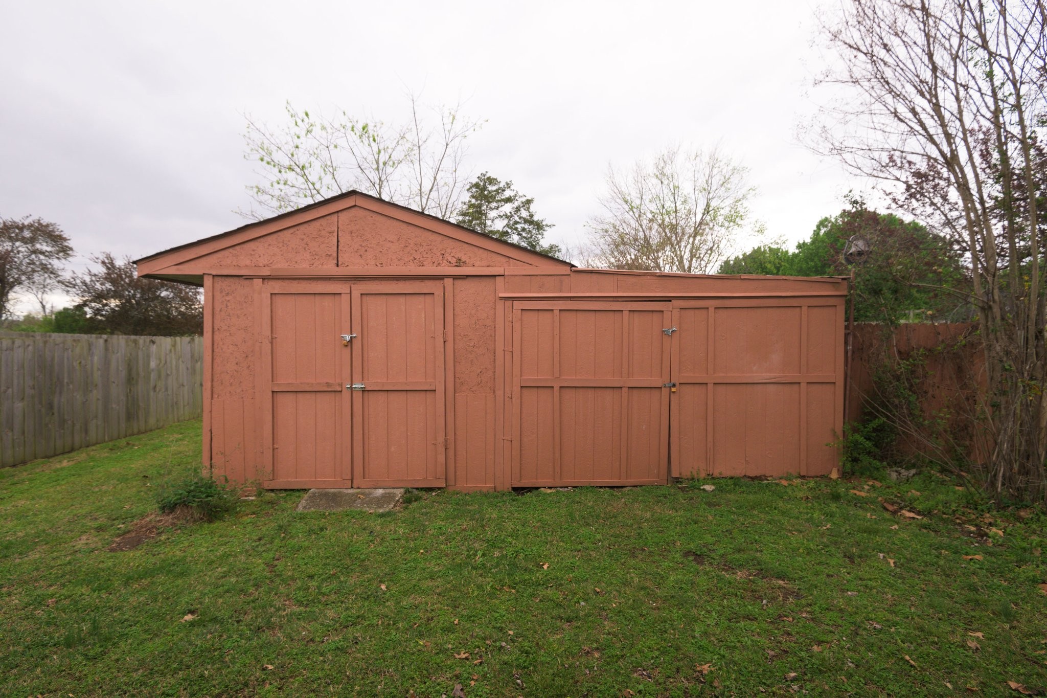 808 Windmere Drive Lebanon, TN 37090 - Photo 75 of 82 a front view of a house with garden
