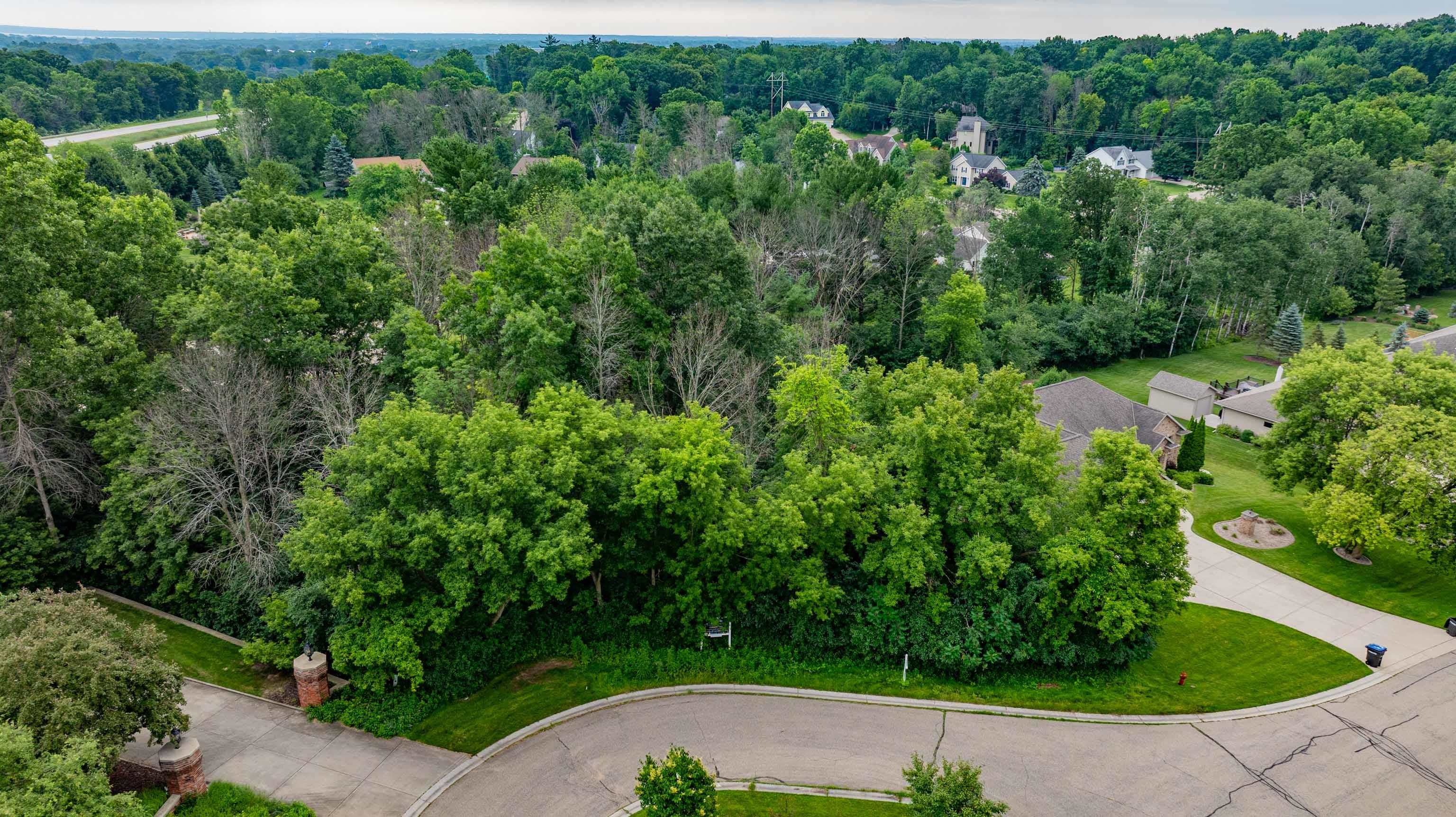 4600 Seminole Trail Green Bay, WI 54313 - Photo 3 of 24