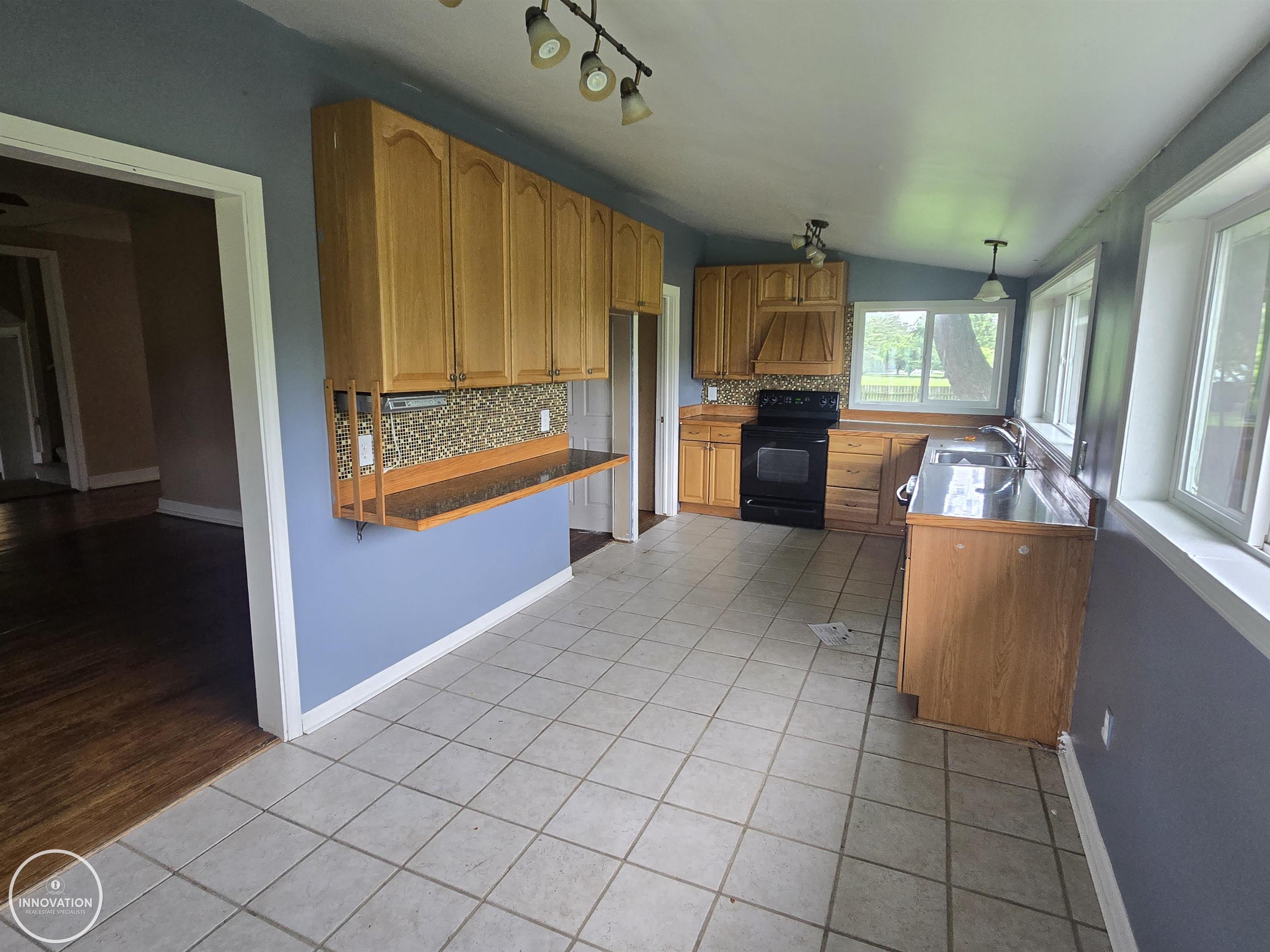 6515 Lakeshore Road Lexington, MI 48450 - Photo 15 of 31