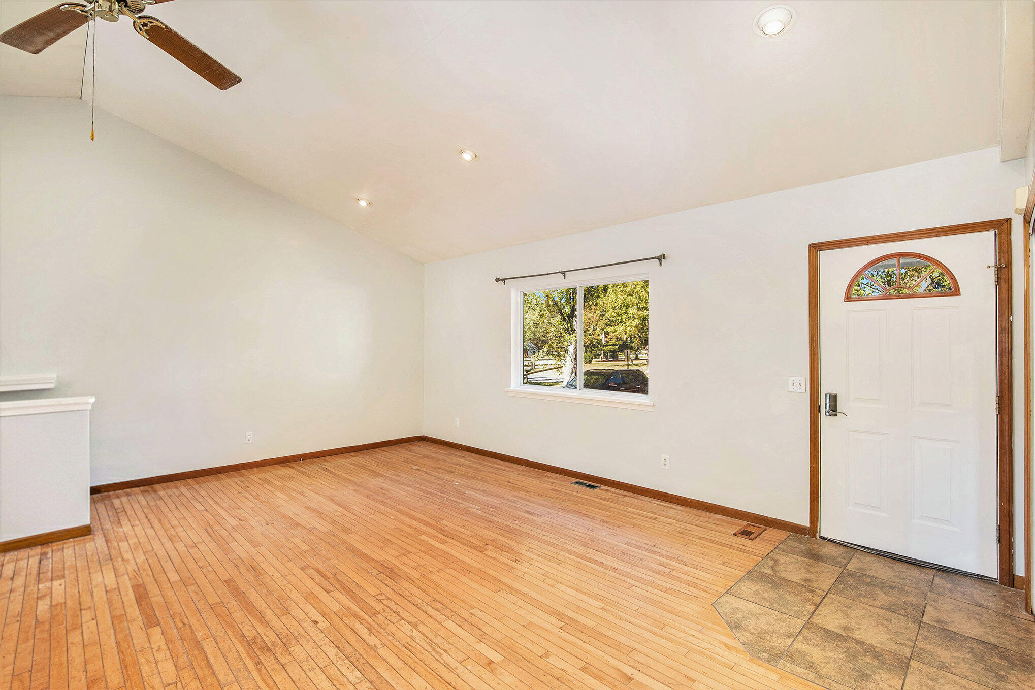 1270 Bowers Road Lapeer, MI 48446 - Photo 10 of 28 004_3a9a8391_196