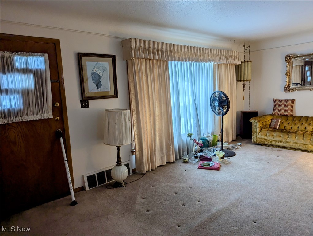 4128 East 186th Street Cleveland, OH 44122 - Photo 11 of 26 Living Room