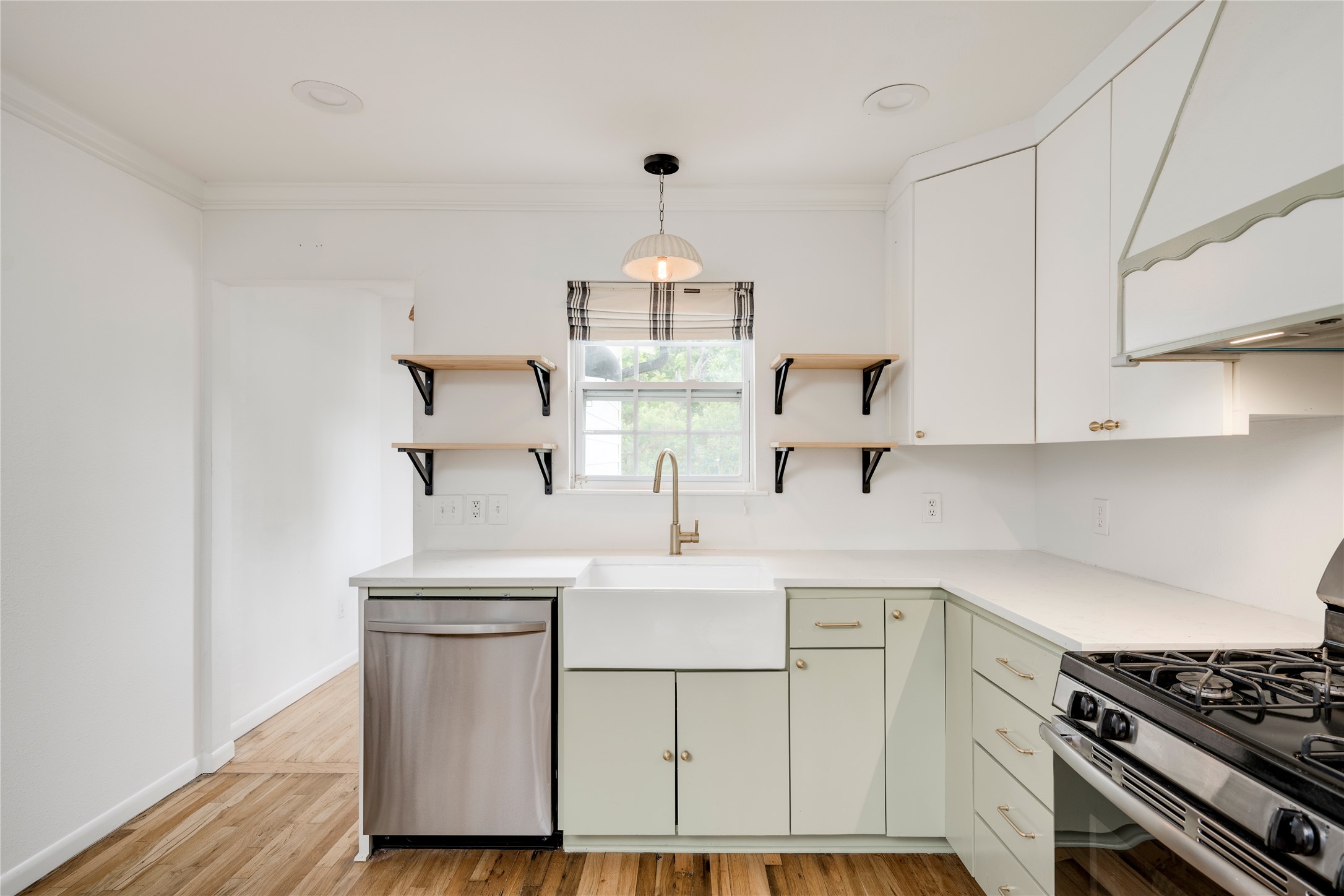 3301 Bengston Street Austin, TX 78702 - Photo 7 of 34