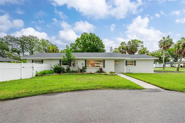 $3,800 | 5301 Venetian Boulevard Northeast, St. Petersburg, FL 33703