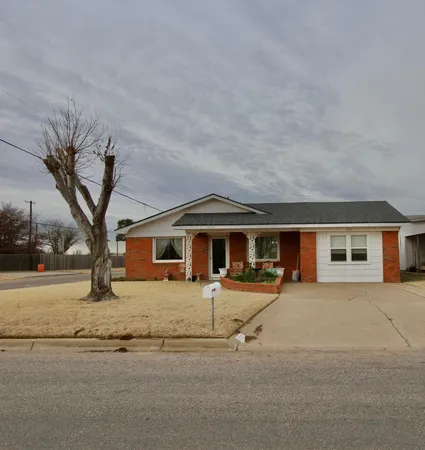 $195,000 | 1515 Dalhart Street, Wellington, TX 79095