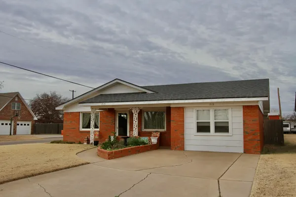 $195,000 | 1515 Dalhart Street, Wellington, TX 79095