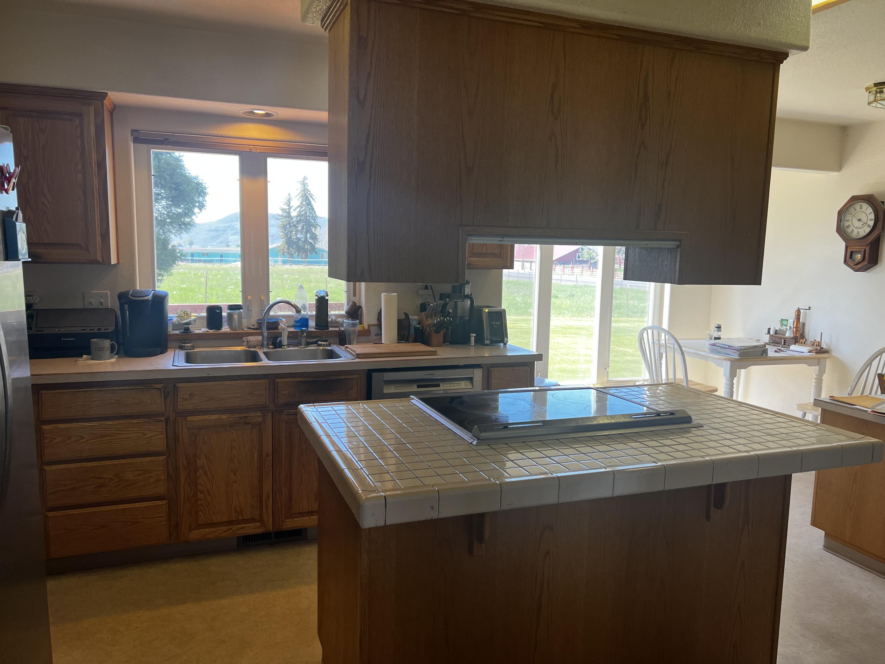 10505 Springlake Road Klamath Falls, OR 97603 - Photo 10 of 32 0008